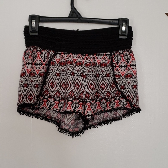 No Boundaries Pants - No Boundaries Shorts Size Medium/Small